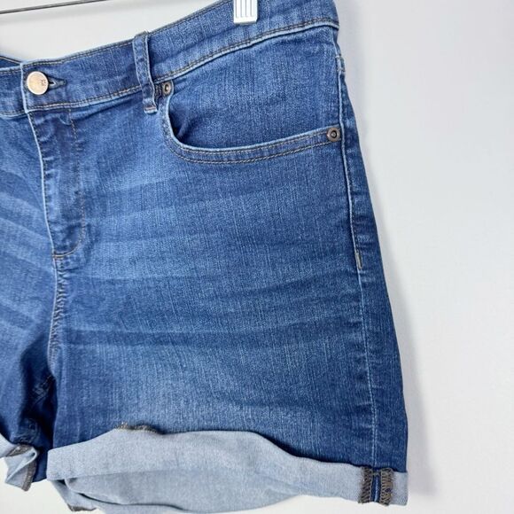 NEW YORK & COMPANY | Denim Blue Jean Cuffed Shorts Women’s Plus Size 18 - Picture 2 of 7